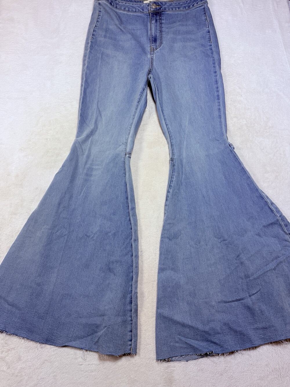 Free People We The Free Just Float On Flare Jeans High Rise Raw Hem Boho Sz 30